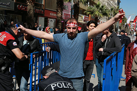 Delikliçınar’ın kapıları miting için açıldı