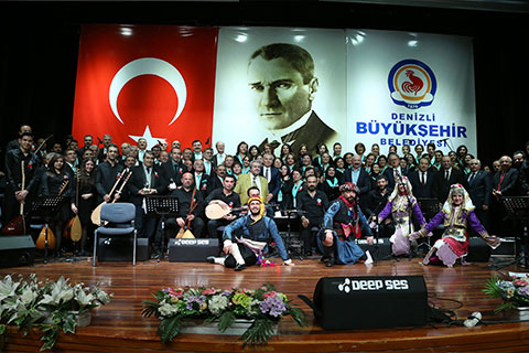 Büyükşehir Özay Gönlüm’ü “Ustaya Saygı” programı ile andı