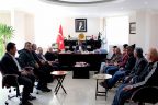 Tavas’lı çiftçiler Çal’da seraları inceledi