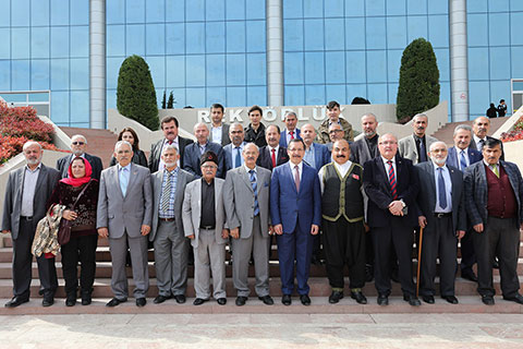 Rektör Bağ aşıkları ağırladı