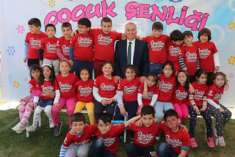 Çocuklarla çocuk oldu, enerji depoladı