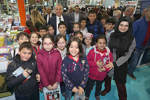 Büyükşehir çocukları kitapla buluşturuyor