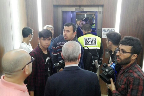 MÜSİAD organizasyonunda ‘Saygı’ tartışması
