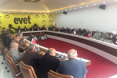 Oylarını kullandılar, ziyarete gittiler