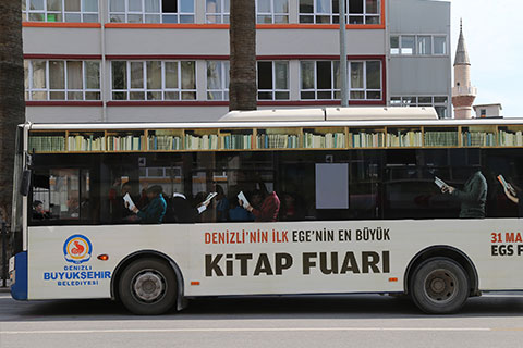 Denizli Kitap Fuarı’nı çok sevdi