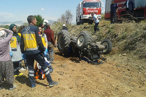 Kocabaş’ta traktör devrildi, iki çocuk hayatını kaybetti bir kişi yaralandı