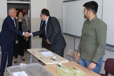 Başkan Osman Zolan oyunu kullandı