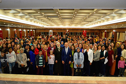Ramazanoğlu’na 18 yaş çiçeği