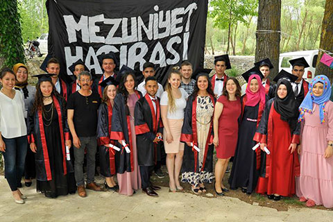 Beyağaç Lisesi mezunları, imeceyle mezuniyet töreni düzenledi