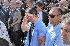 Yaralı koruma polisi Başsavcı Alper ve Akşehirli’yi gözyaşlarıyla uğurladı