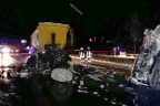 Sarayköy’de hafriyat kamyonu tankere çarptı, sürücü araçta sıkıştı