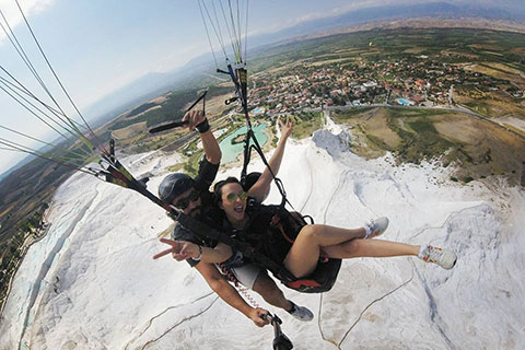 Pamukkale semalarında uçuşlara bayramda da devam ediliyor
