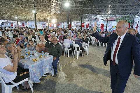 Büyükşehir’in iftar sofrası Değirmenönü’nde