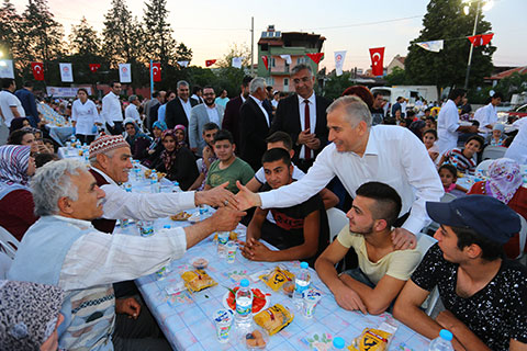 Büyükşehir iftar sofrası Dokuzkavaklar’da