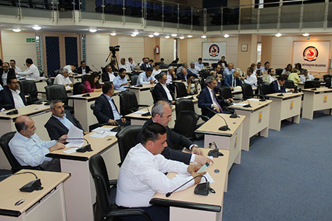 Büyükşehir Meclisi’nde bekleme krizi yaşanıyor