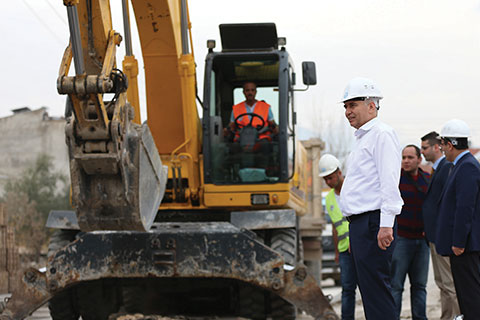 Büyükşehir Sarayköy’ün alt yapısı sil baştan yeniliyor