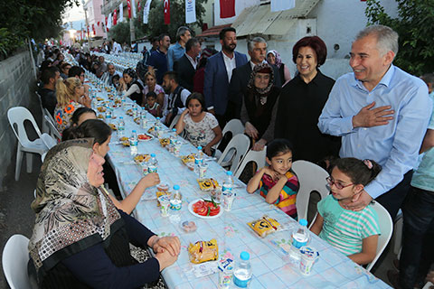Büyükşehir iftar sofrası Sevindik’te