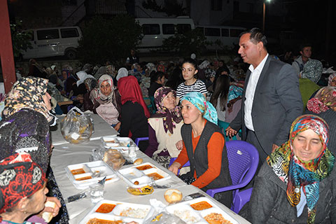 Akcan vatandaşla iftarda buluştu
