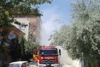 Odunlukta oynayan çocuklar ev yakıyordu