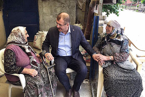 Çivril Belediye Başkanı doktorluğu bırakamadı