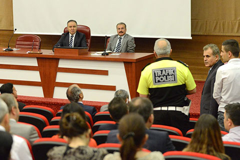 Vali Altıparmak sorun dinledi