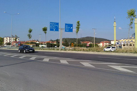 Servis yolu girişini kaçıranlar yandı