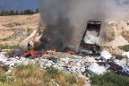 Çardak Belediyesi’nin kamyonu çöplükte yandı