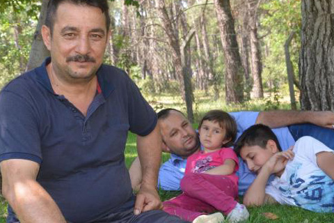 Sıcaktan bunalıp parklara akın ettiler