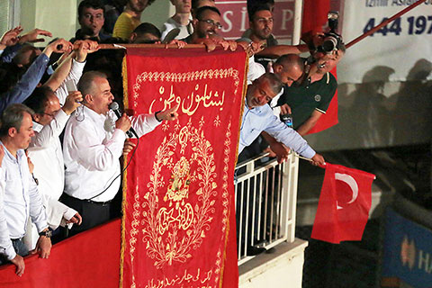 Zolan, “Vatan hainlerine karşı destan yazdık”