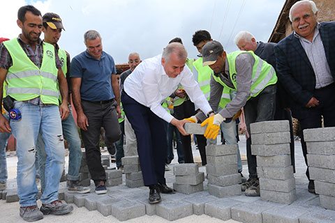 Bu yıl 2 milyon 500 bin metrekareye parke taşı döşenecek