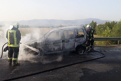 Çevre Yolu’nda seyir halindeki otomobil alevlere teslim oldu
