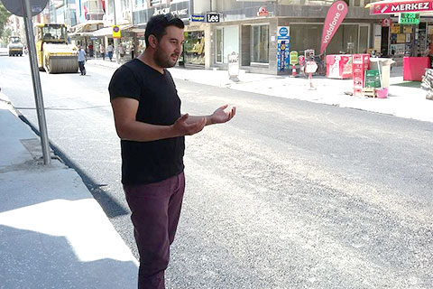 Çivril kent merkezi sıcak asfalta kavuştu, şükür duasına çıkanlar bile oldu