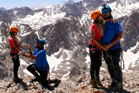 Denizlili dağcı 3.756 metre yükseklikte evlilik teklifi yaptı, evet yanıtı aldı