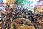 Tavas Meydanı’na 15 Temmuz’da 15 bayrak dikildi, demokrasi şarkıları söylendi