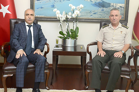 Komutan’dan Vali Karahan’a ziyaret