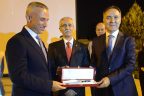 Altıparmak için veda yemeği