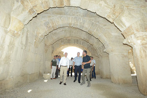 Vali Karahan’dan Tripolis kazısına destek