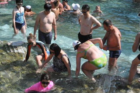 G.Koreliler Pamukkale’ye hayran kaldı