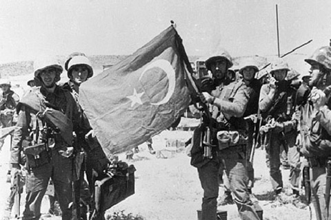 Kıbrıs şehitlerini saygıyla anıyoruz