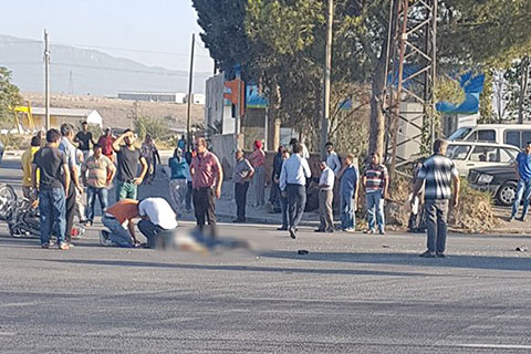 Kasksız motosiklet sürücüsü kaza kurbanı