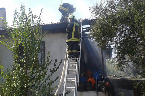 Gölemezli’de korkutan yangın