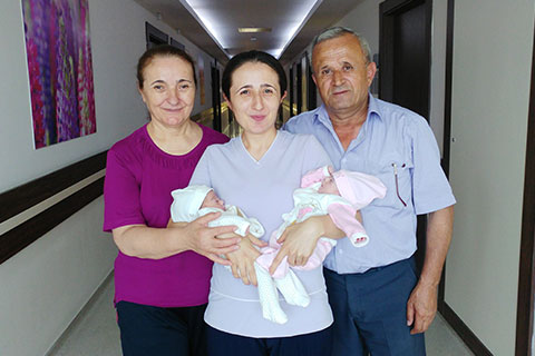 Erken doğan ikizler Tekden’de hayata tutundu