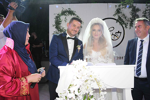 Özpek ve Sabuncu Aileleri’nin mutlu günü