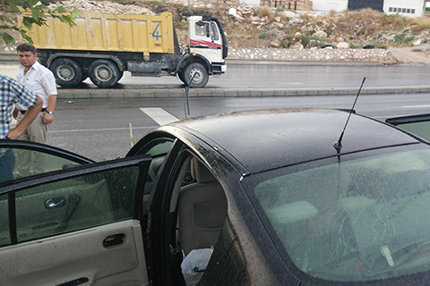 Kazada aracın motoru 100 metre fırladı