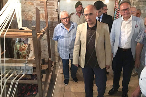 Vali Karahan Kızılcabölük’te müzeyi inceledi