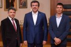 Zeybekci, Şehit Halisdemir’in kardeşiyle buluştu