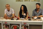 Gazeteci Say anı kitabını imzaladı