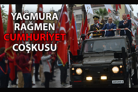 Halk yağmura aldırmadı, Cumhuriyet’e sahip çıktı