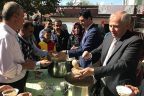Bin 500 kişilik aşure dağıttılar