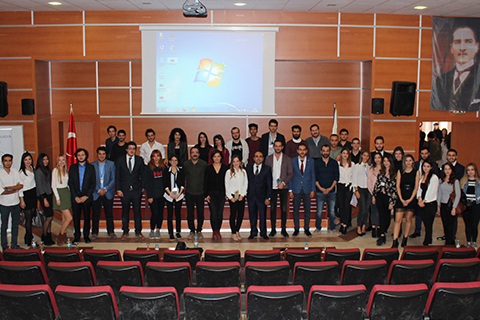 PAÜ mezunları konferans verdi
